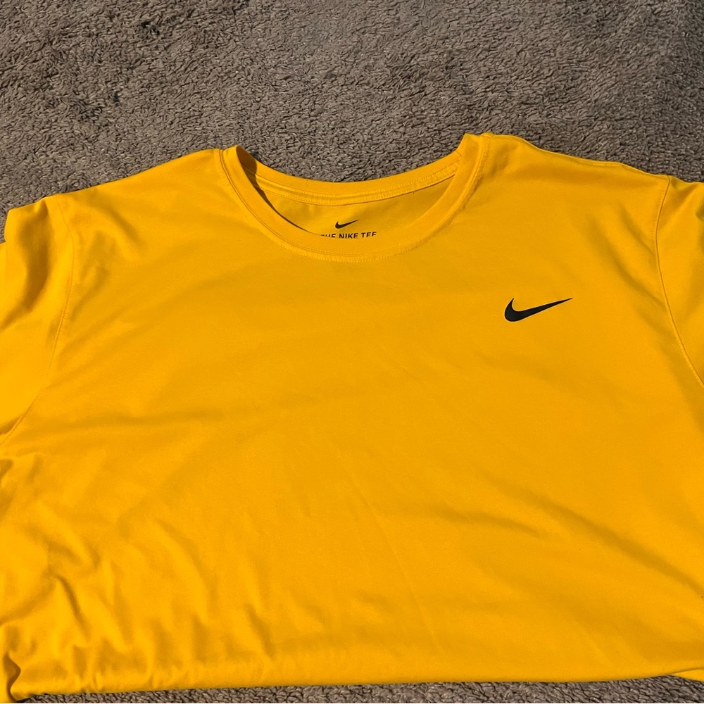 Men’s Nike Dri Fit T shirt